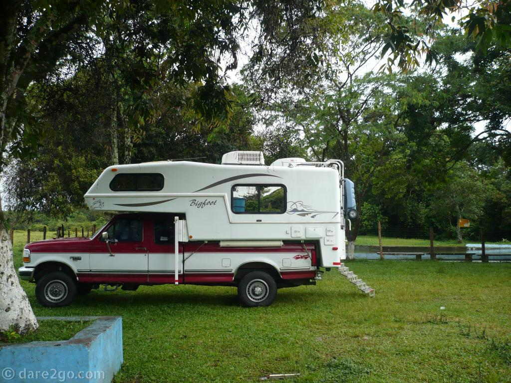 I had to go through our archive to find a photo of us camping at a "balneario". This was 2008 in Los Llanos in Colombia.