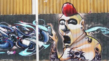 Santiago: amazing technique in this graffiti