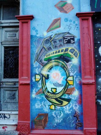 Valpo-StreetArt-w-bus