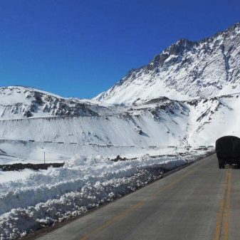 overtaking-truck-line