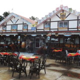 This shop, Regionales La Alemana, went over the top with their German theme. But that was all which was 'really German' in there...