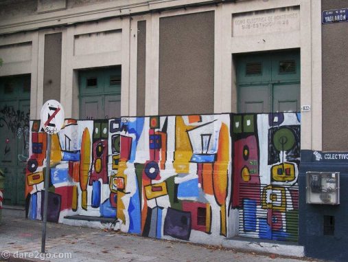 Montevideo-Calle-Yaguaron-01