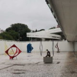 Museu Oscar Niemeyer (MON) in Curitiba: the sculpture patio in rain.
