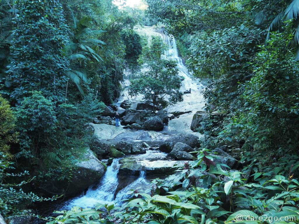 In the Atlantic forest, outside Paraty, you find some amazing waterfalls.