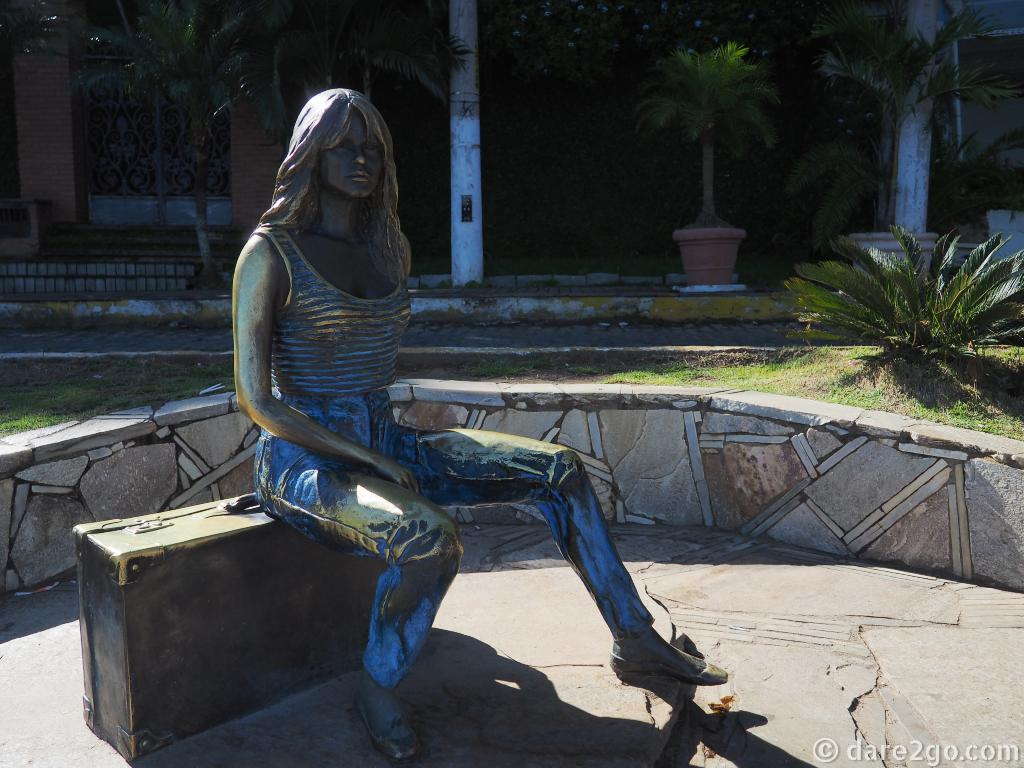 A sculpture at Búzios' beach promenade: it was Brigit Bardot's visit which catapulted Buziós, formerly a sleepy fishing village, into the international spotlight as a tourist destination. Now it's also known as the Saint Tropez of Brazil.