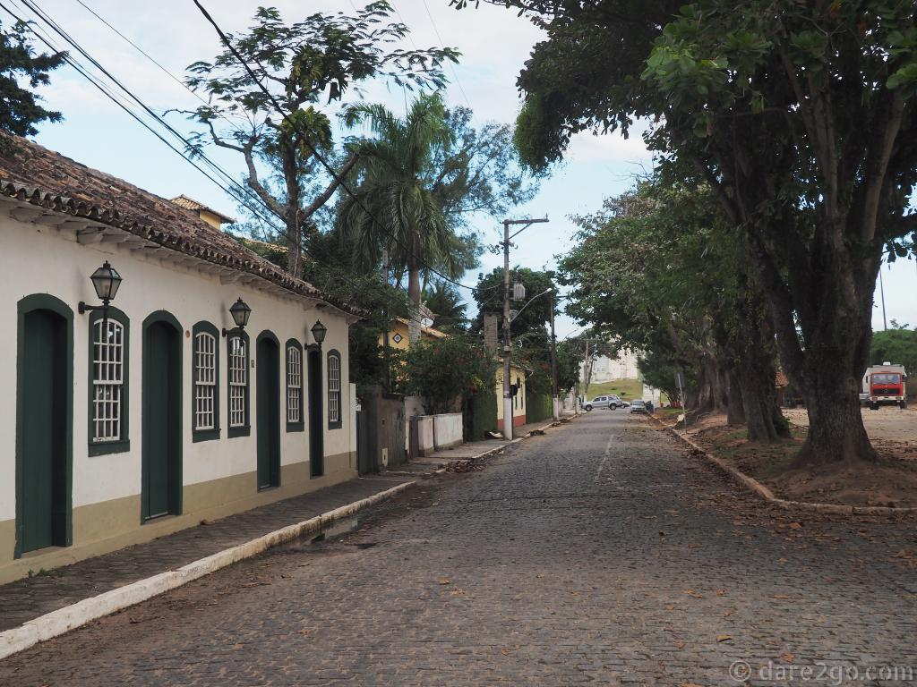 The atmosphere and some of the old houses in São João reminded of Paraty. We really enjoyed staying on this small parking lot overlooking the river.