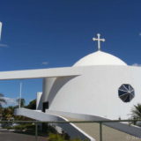 This is the first Oscar Niemeyer building we passed on our way into the centre: the Igreja São Jorge, an orthodox church located in the south sector SHIS.