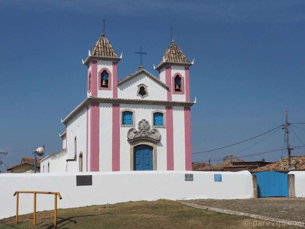 The church of Lavras Novas, freshly renovated in strikingly bright colours.
