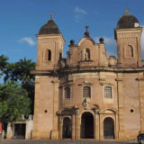 The facade of the Igreja de São Pedro dos Clérigos. The building of this church began between 1752 and 1753, initiated by Mariana's first bishop. It was never completed and was finally consecrated, in its current state, in 1989.