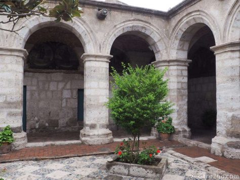Arequipa-Santa-Catalina-Sillar