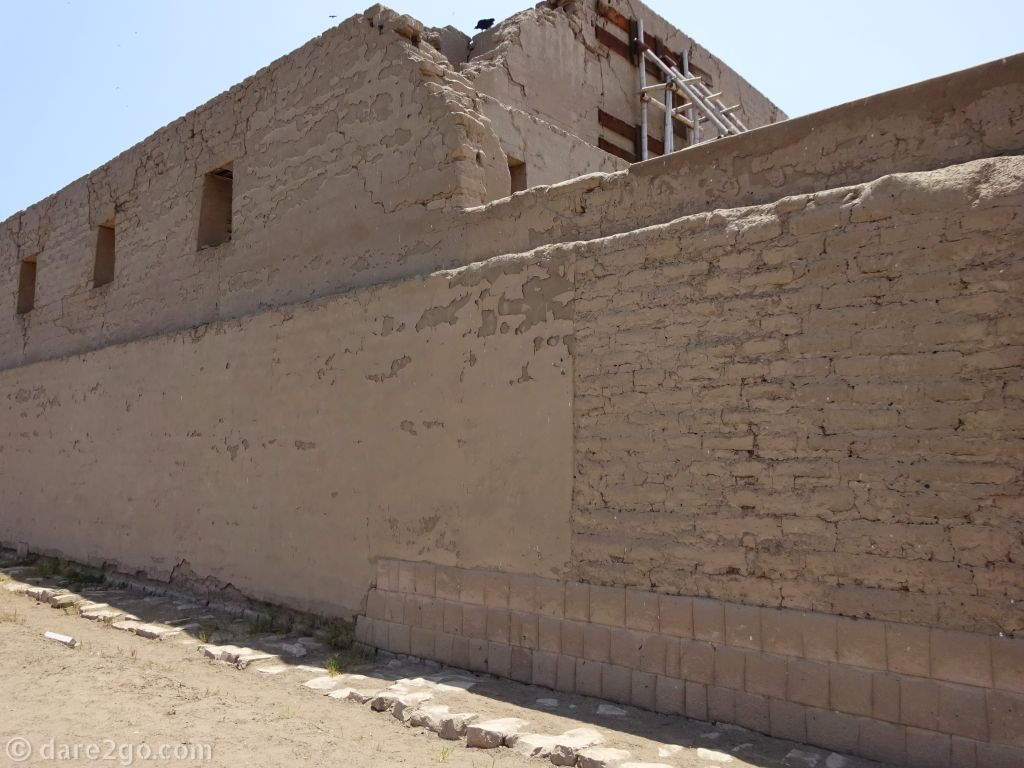 This view of the Acllawasi, built by the Inca to house the chosen women, shows the Incan stonework for which they are famous. Most of the building in Pachacamac is adobe.