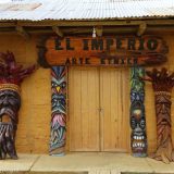 beautiful totem carving by the artisans of Wayku