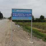 Roadside signs like this are all the education that seems to happen in Peru. The rubbish around this one shows just how effective they are!