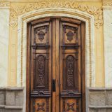 A wonderful example of the doors you will see in the colonial buildings of Cuenca.