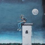 Just love the mask, and the blending of the electrical box into this piece of streetart from Cuenca.