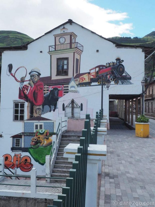 ECU-streetart-Alausi-train