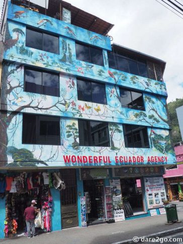 ECU-streetart-Banos-facade-tour-agency