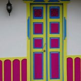 Salento: the colonial buildings in this town are usually painted in at least 3 colours. It makes for a very happy feel as you wander around.