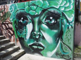 Comuna-13-streetart-chota13-stair