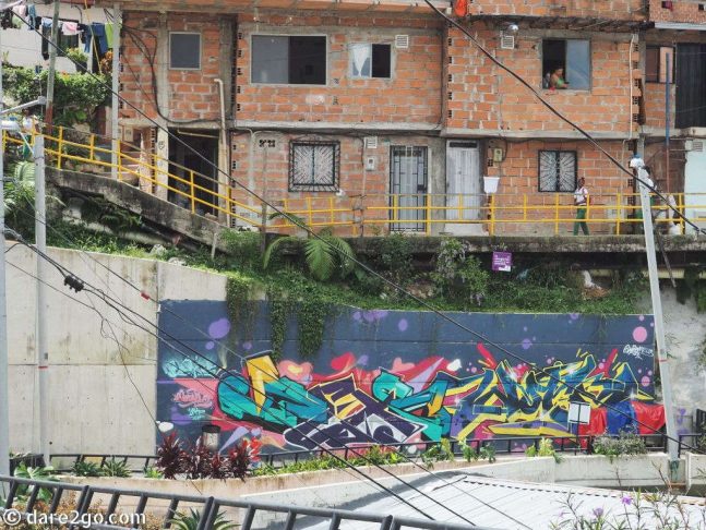 Comuna-13-streetart-colour