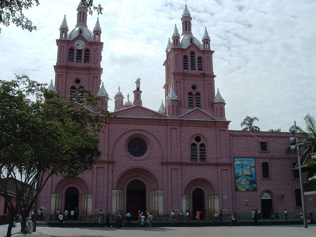 Small Heritage Towns of Colombia: Guadalajara de Buga (marked on most maps simply as Buga) is north of Cali in the Cauca valley. Buga is one of the oldest cities in Colombia, founded in 1555. It's "Basilica del Señor de los Milagros" (Lord of Miracles) receives over 3 million pilgrims every year.