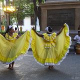 Parque de Bolivar in Cartagena: we were lucky to chance upon a beautiful dance performance in this plaza