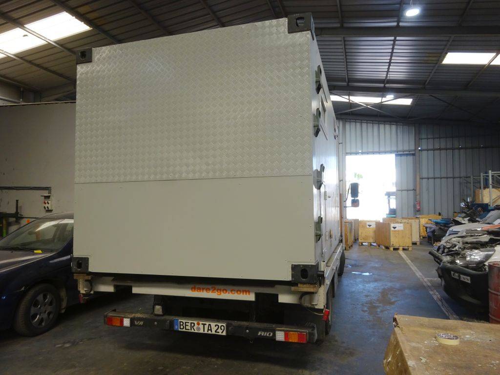 All finished. Painted before lunch on the 4th day in the workshop. We just have to wait for the 'expert' to sign off on the job, and we'll be back on the road.