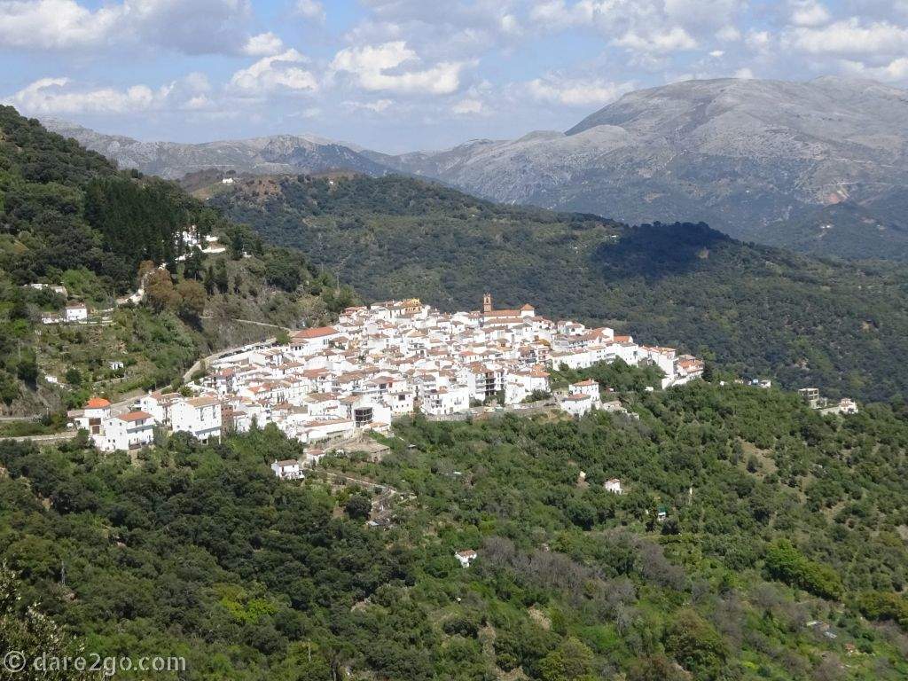 Algatocín: just one of the many pueblos blancos you can see from Mirador del Genal, with its 360 degree view.