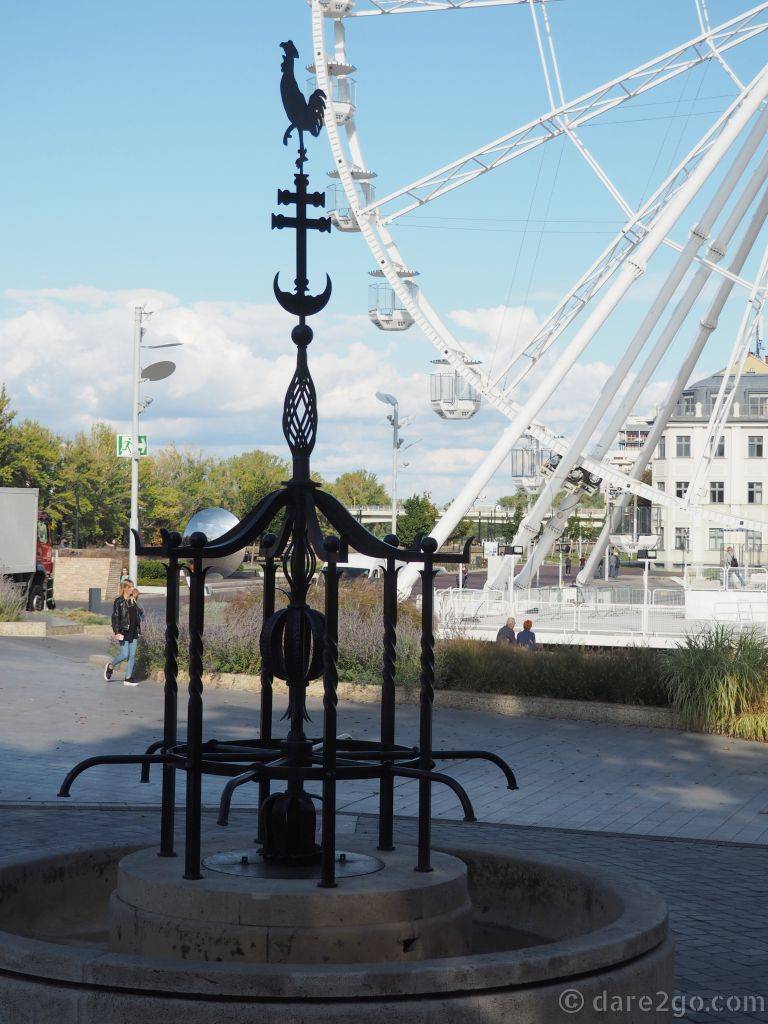 The sculpture of the Iron Rooster - erected in commemoration of another curious tale from Győr. I have explained it in the text of my article.