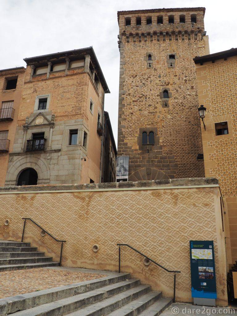 The Lozoya Tower, next to other noble houses, on the Plazuela de San Martin.