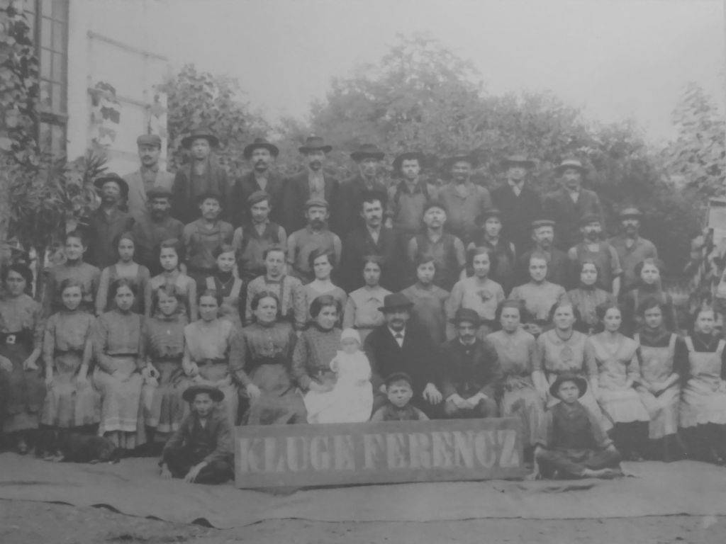 The old staff photograph of the Kluge Blue-Dye factory in Papa.