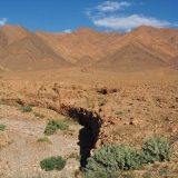 The R109 brings us much closer to those unusual coloured mountains as we continue our roadtrip to Tata.