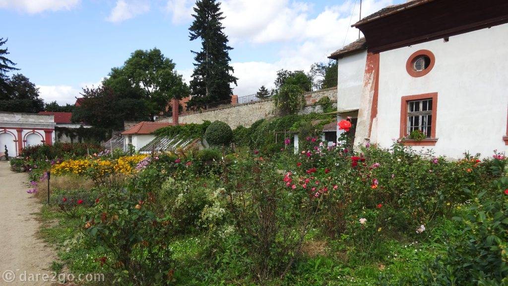 At Zamek Jaromerice we discovered the chaotic beauty of this typical kitchen garden. It appears to be in direct conflict with the intrinsic order of the rest of the huge complex of buildings, formal gardens and English-style park.