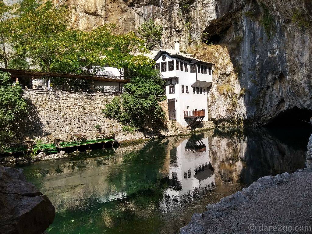 The idyllic location of the Dervish Monastery in Blagaj - right at the edge of the river.