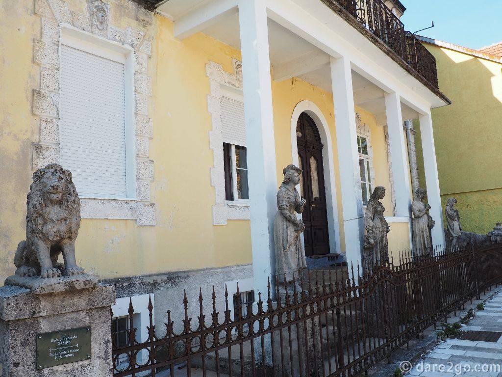 The row of statues in front of the Djukanovic House
