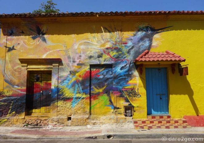 street-art-Cartagena-coloured-bird