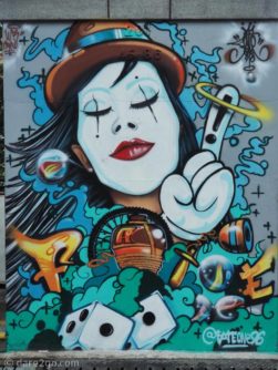 street-art-Medellin-pillar02