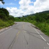 Once we found asphalt again on the PE 5N in "La Selva", we rejoiced - until we hit many of these landslips crisscrossing the road. Often the drops were the height of regular steps on a stair or more.