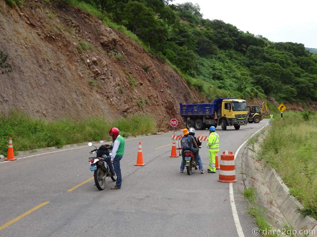 A road crew clearing up a recent landslide. Usually they are very quick with this in Peru (unlike in neighbouring countries).