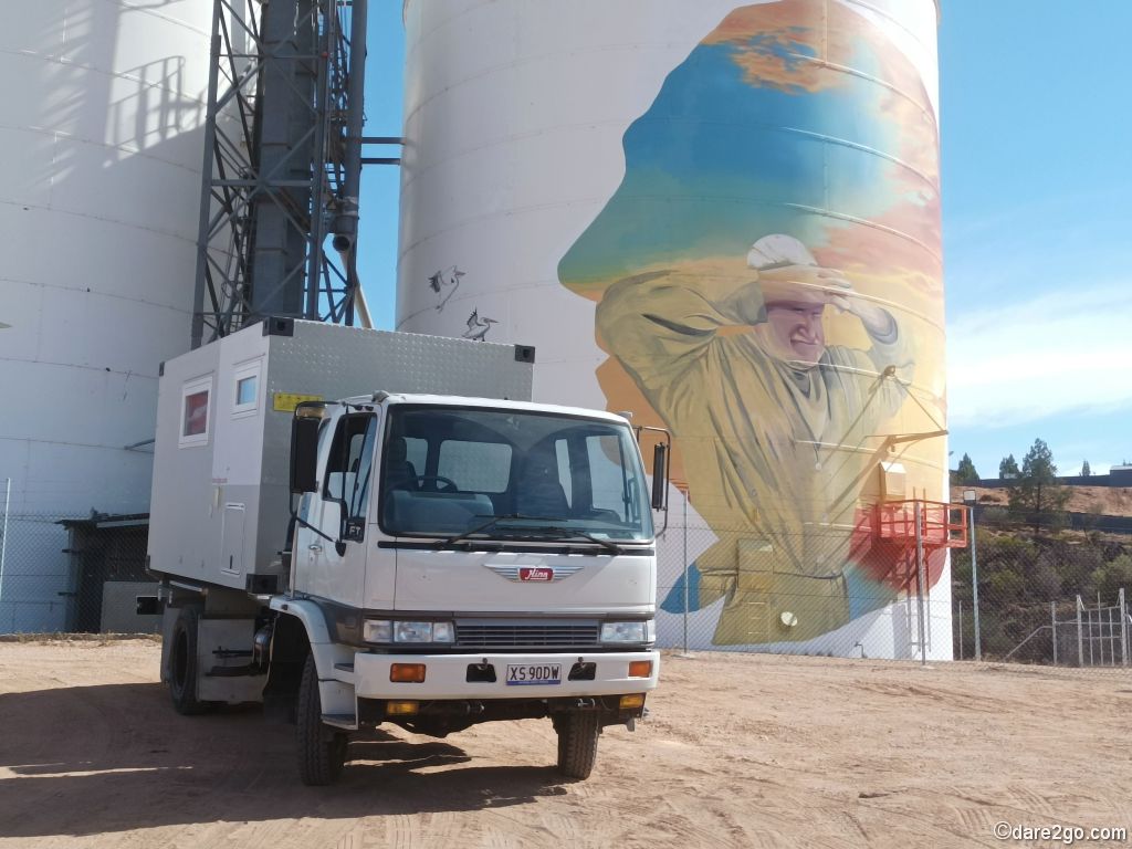 One of the first short outings and a good photo opportunity: the tank murals in Paringa on the River Murray.